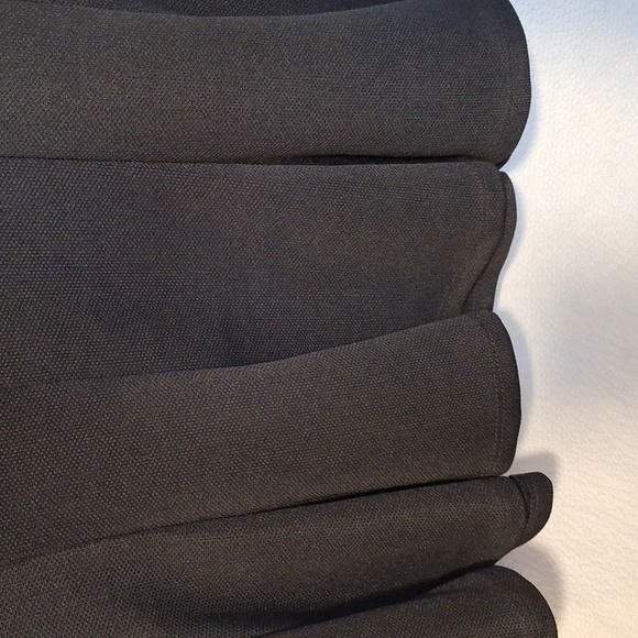 Black small blouse with ruffle bottom. - Picture 5 of 5